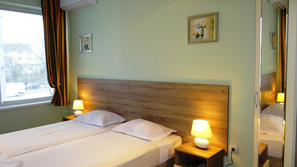 Guest Rooms Kom Sófia Quarto foto